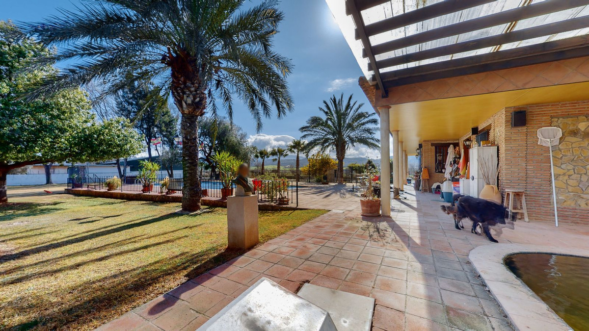 4 Bed Townhouse for sale in Bobadilla Málaga, Málaga, Spain