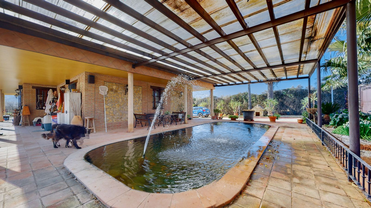 4 Bed Townhouse for sale in Bobadilla Málaga, Málaga, Spain