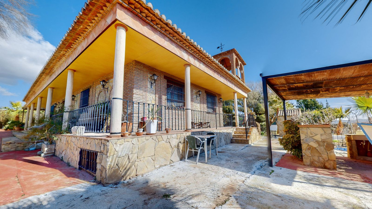 4 Bed Townhouse for sale in Bobadilla Málaga, Málaga, Spain