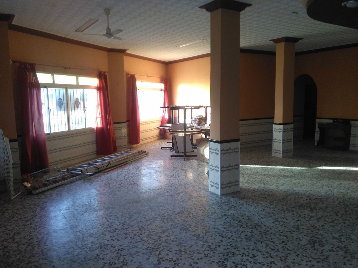 1 Bed Commercial unit for sale in Algarrobo Costa Del Sol East, Málaga, Spain
