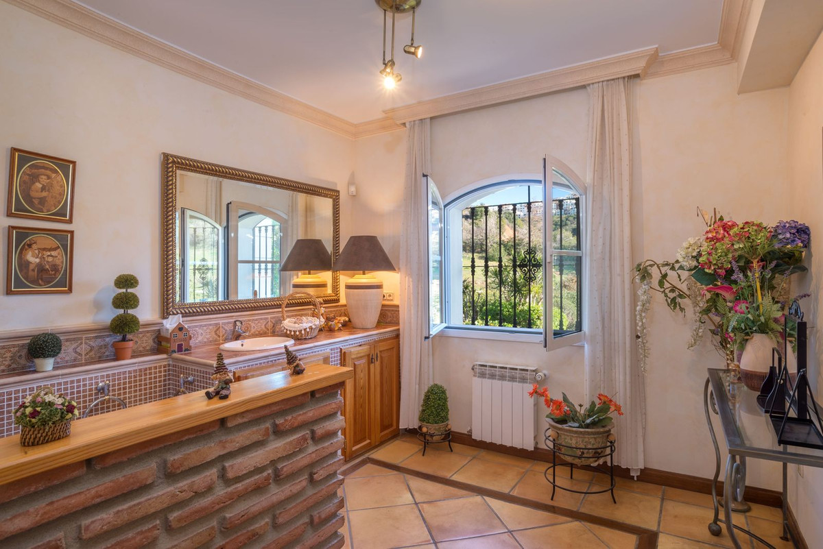 Se vende Villa - Chalet de 8 dormitorios en Costa Del Sol, Málaga, España