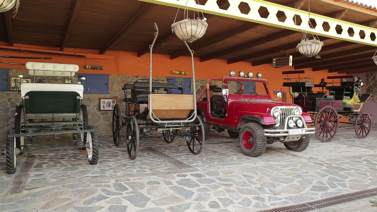 Se vende Finca - Cortijo de 8 dormitorios en Costa Del Sol, Málaga, España