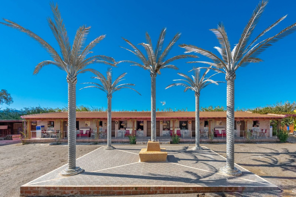 Se vende Finca - Cortijo de 8 dormitorios en Costa Del Sol, Málaga, España