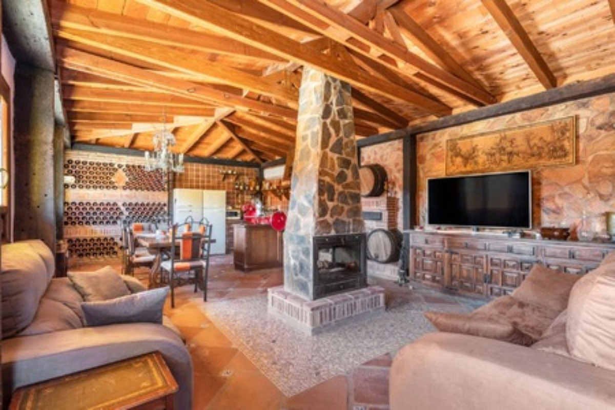 Se vende Finca - Cortijo de 8 dormitorios en Costa Del Sol, Málaga, España