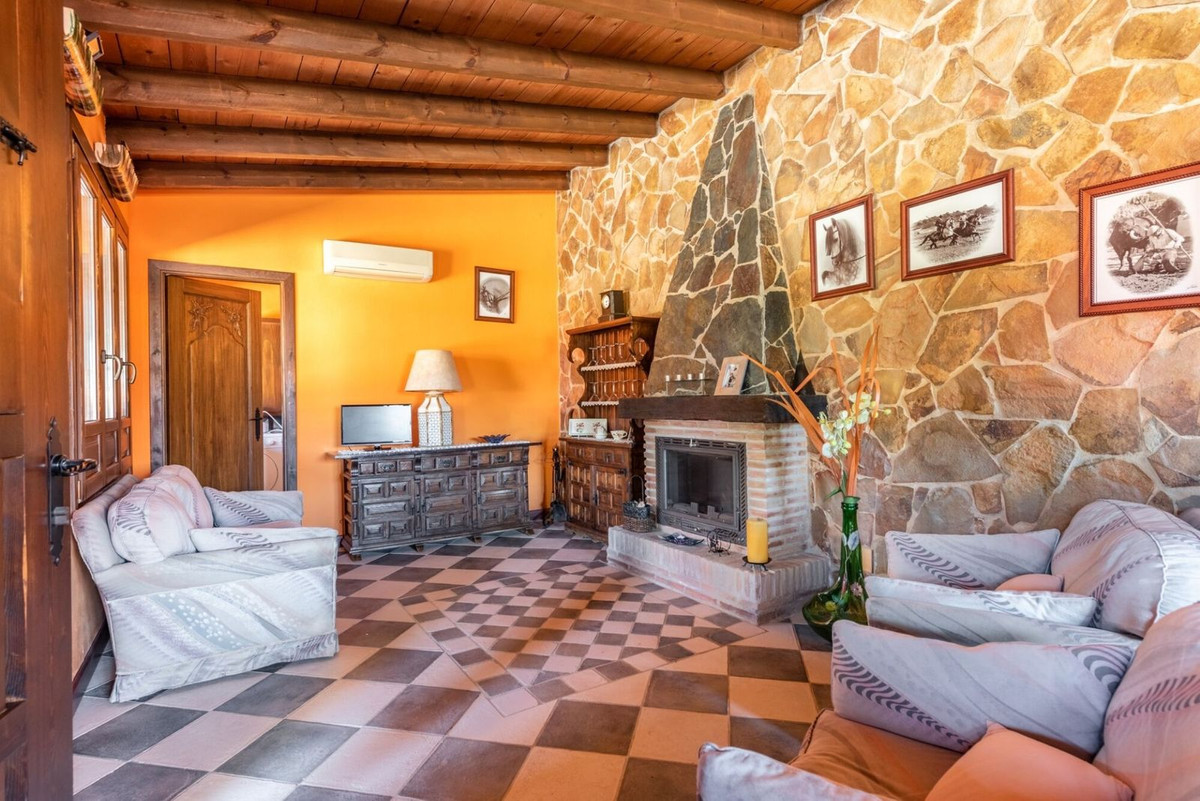 Se vende Finca - Cortijo de 8 dormitorios en Costa Del Sol, Málaga, España