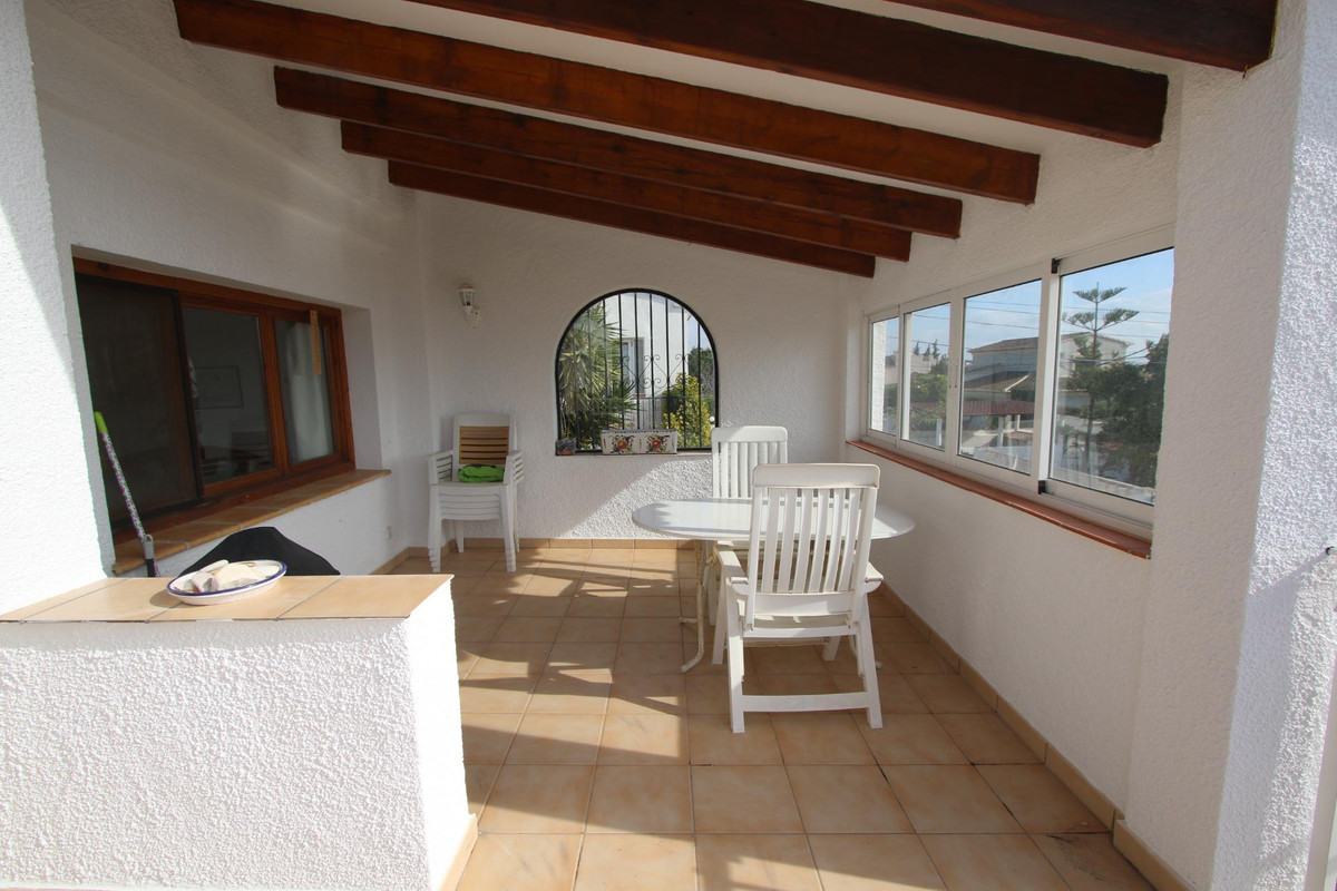 Se vende Villa - Chalet de 6 dormitorios en Costa Blanca, Alicante, España