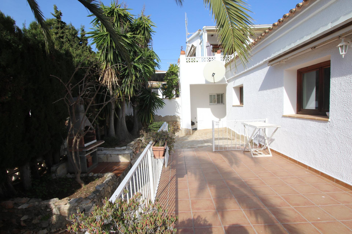 Se vende Villa - Chalet de 6 dormitorios en Costa Blanca, Alicante, España