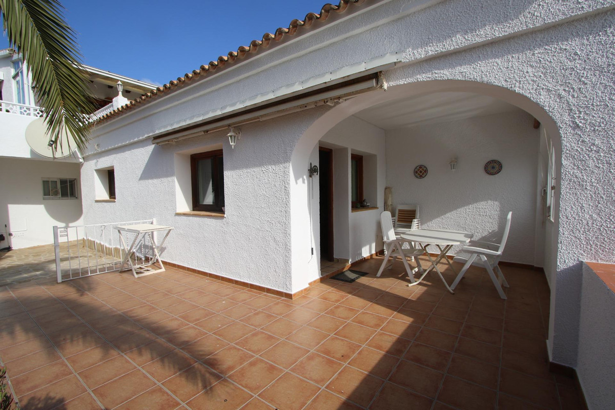 Se vende Villa - Chalet de 6 dormitorios en Costa Blanca, Alicante, España