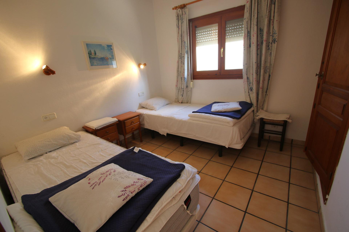 Se vende Villa - Chalet de 6 dormitorios en Costa Blanca, Alicante, España