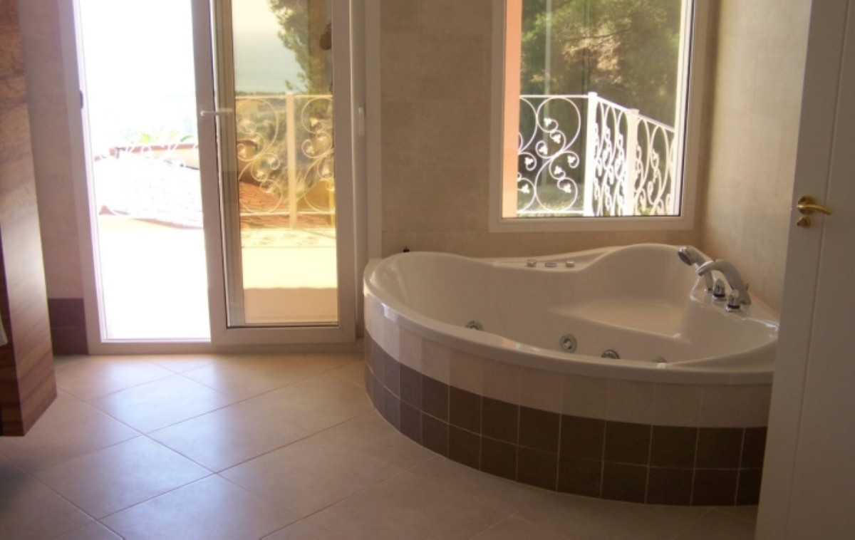 3 Bed Townhouse for sale in Calpe Costa Blanca, Alicante, Spain