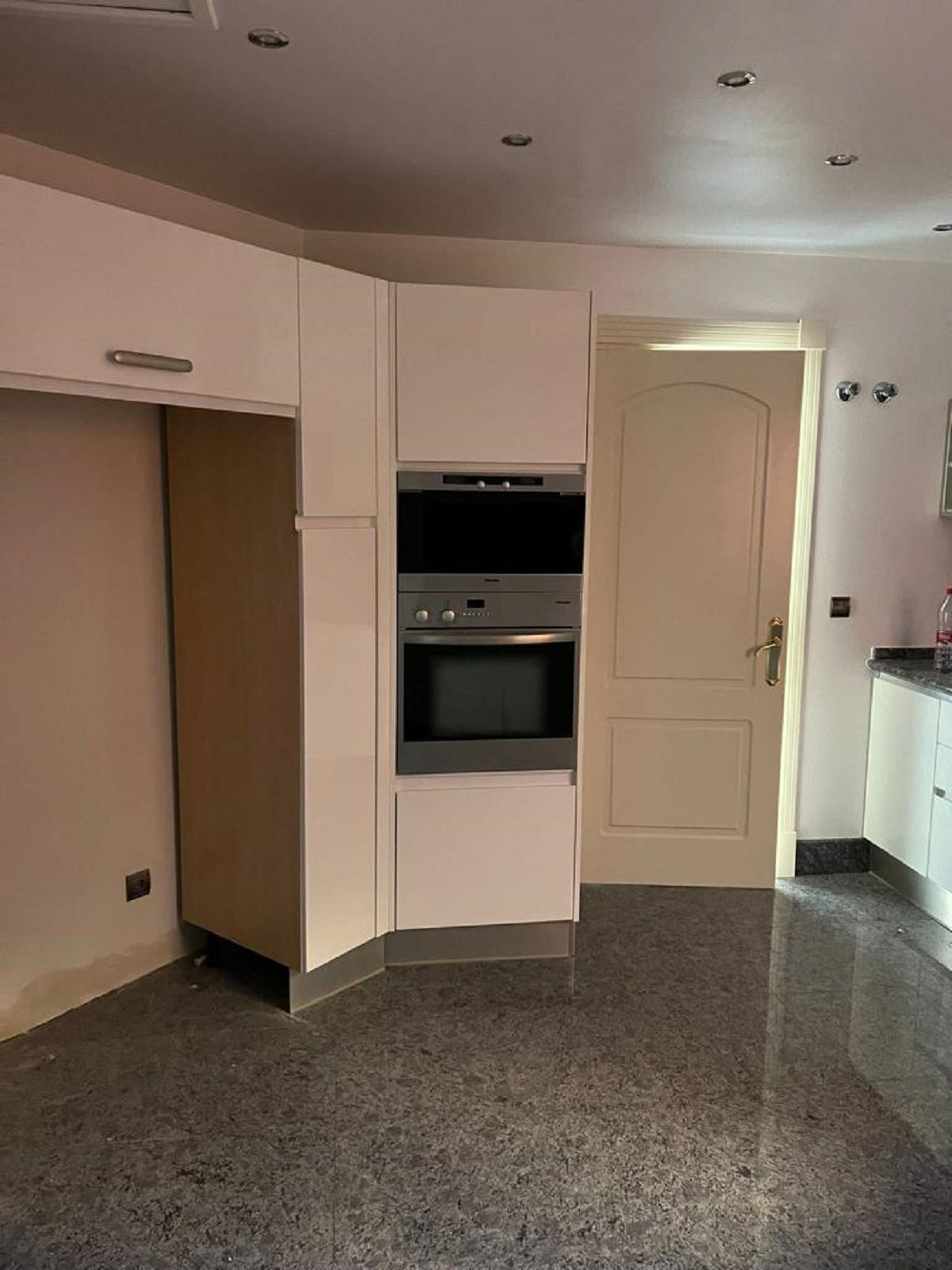 3 Bed Apartment for sale in Puerto Banús Costa Del Sol, Málaga, Spain