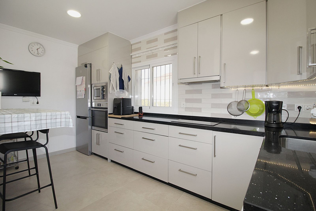 2 Bed Townhouse for sale in Coín Costa Del Sol, Málaga, Spain