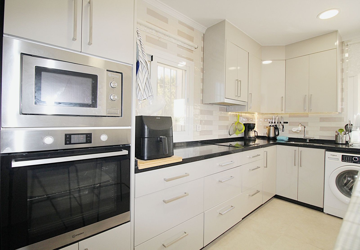 2 Bed Townhouse for sale in Coín Costa Del Sol, Málaga, Spain