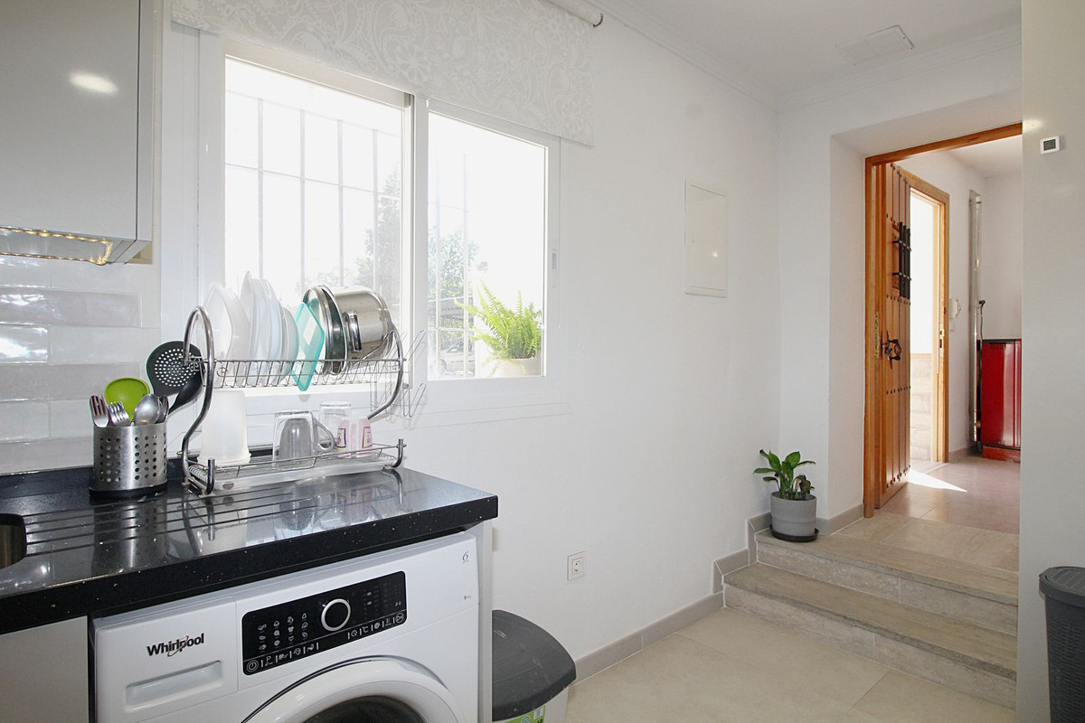 2 Bed Townhouse for sale in Coín Costa Del Sol, Málaga, Spain