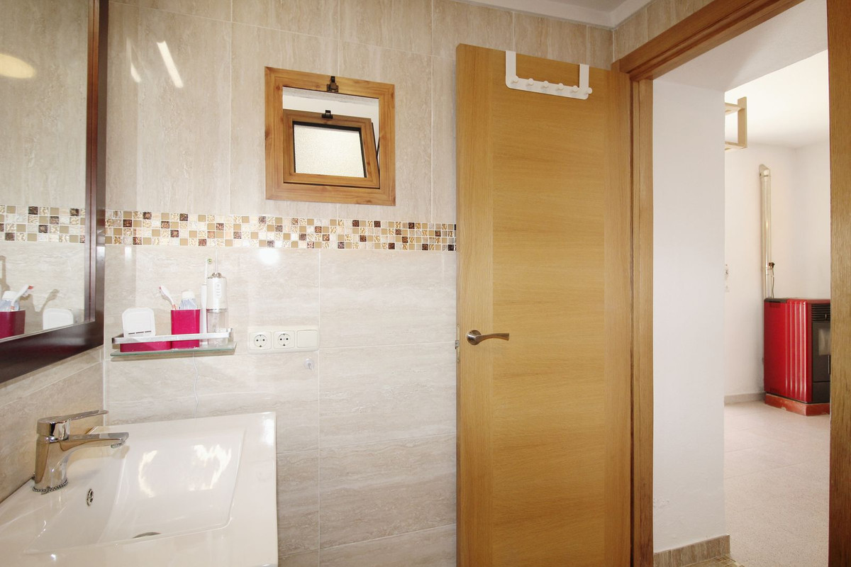 2 Bed Townhouse for sale in Coín Costa Del Sol, Málaga, Spain