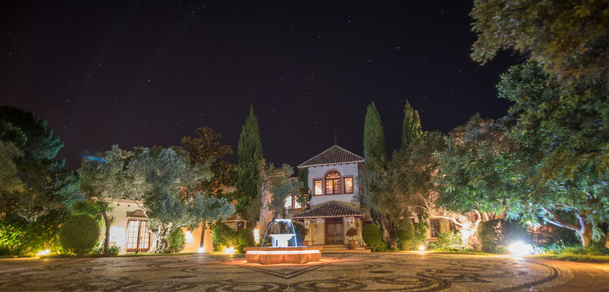 Se vende Villa - Chalet de 8 dormitorios en Costa Del Sol, Málaga, España