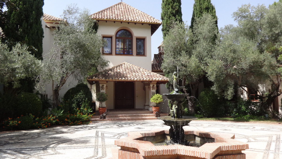 Se vende Villa - Chalet de 8 dormitorios en Costa Del Sol, Málaga, España