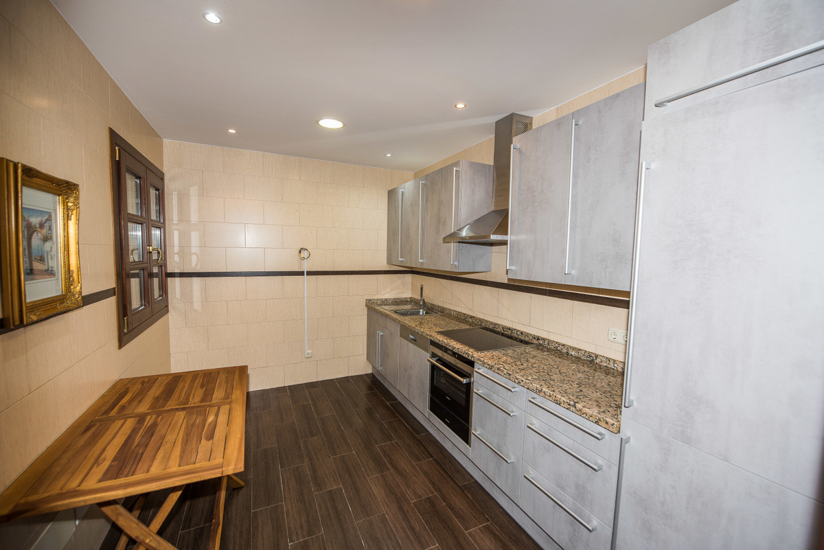 Se vende Villa - Chalet de 8 dormitorios en Costa Del Sol, Málaga, España