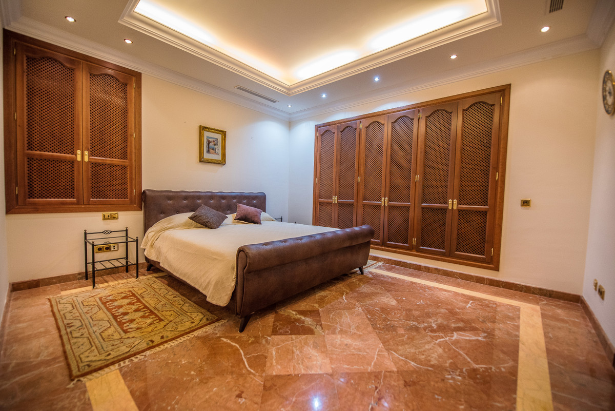 Se vende Villa - Chalet de 8 dormitorios en Costa Del Sol, Málaga, España