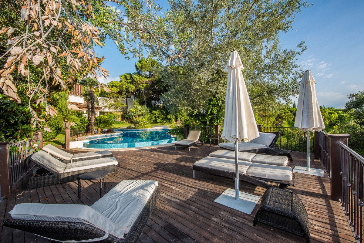 Se vende Villa - Chalet de 8 dormitorios en Costa Del Sol, Málaga, España