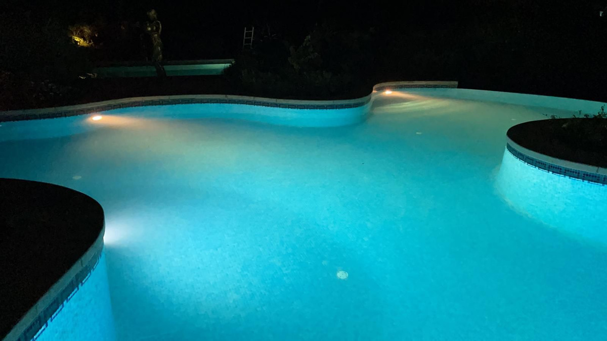 Se vende Villa - Chalet de 8 dormitorios en Costa Del Sol, Málaga, España