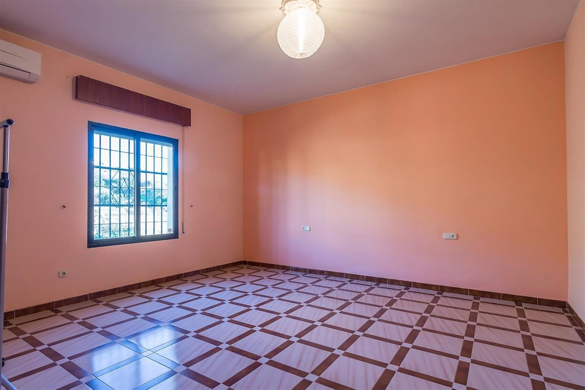 7 Bed Townhouse for sale in Benalmadena Costa Costa Del Sol, Málaga, Spain
