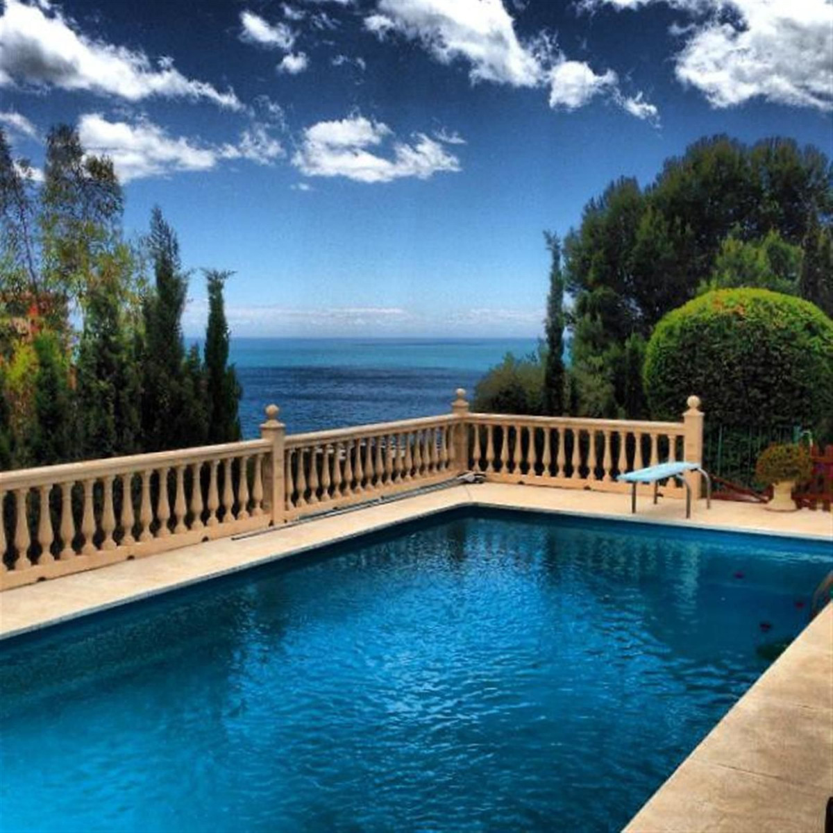 7 Bed Townhouse for sale in Benalmadena Costa Costa Del Sol, Málaga, Spain