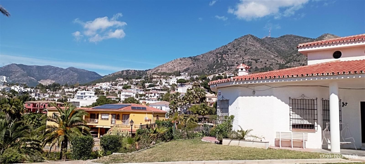 7 Bed Townhouse for sale in Benalmadena Costa Costa Del Sol, Málaga, Spain