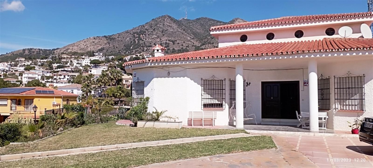7 Bed Townhouse for sale in Benalmadena Costa Costa Del Sol, Málaga, Spain
