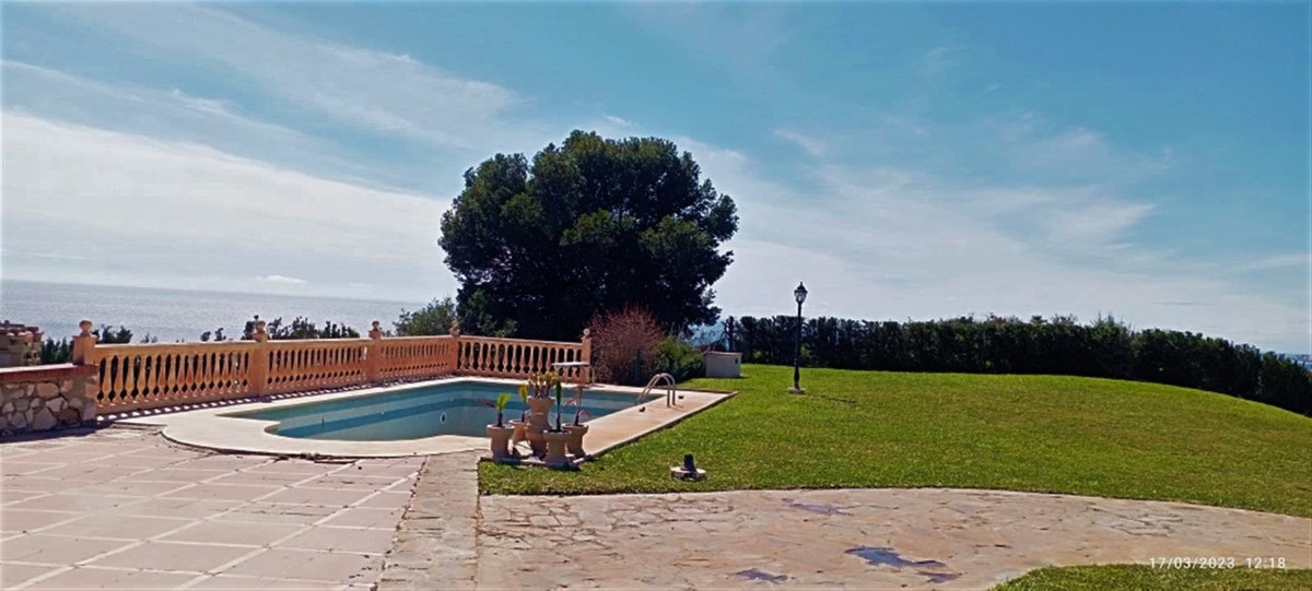 7 Bed Townhouse for sale in Benalmadena Costa Costa Del Sol, Málaga, Spain