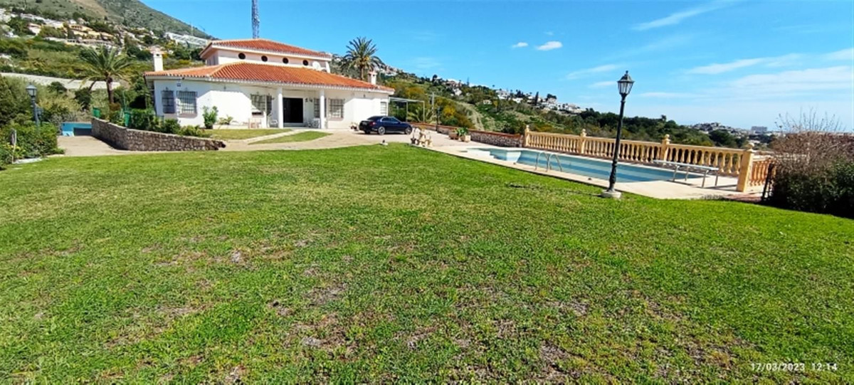 7 Bed Townhouse for sale in Benalmadena Costa Costa Del Sol, Málaga, Spain