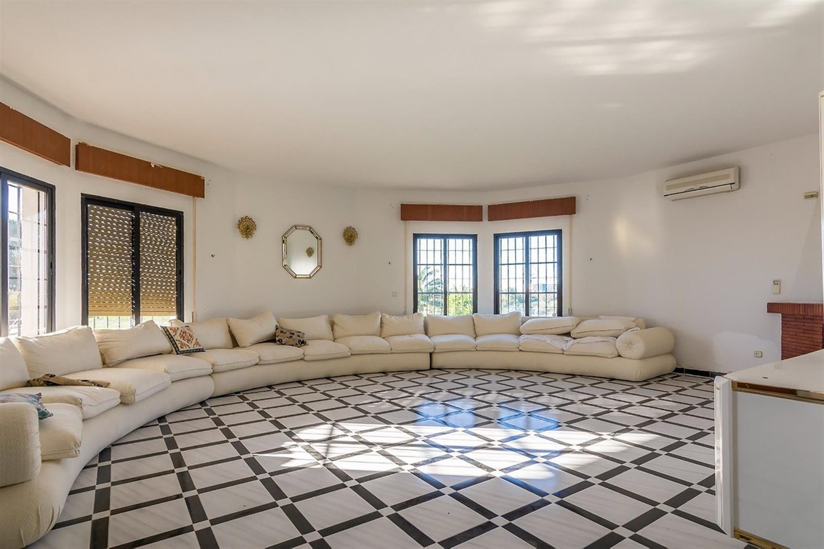 7 Bed Townhouse for sale in Benalmadena Costa Costa Del Sol, Málaga, Spain