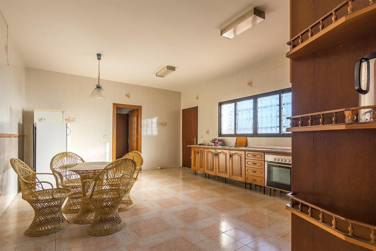 7 Bed Townhouse for sale in Benalmadena Costa Costa Del Sol, Málaga, Spain