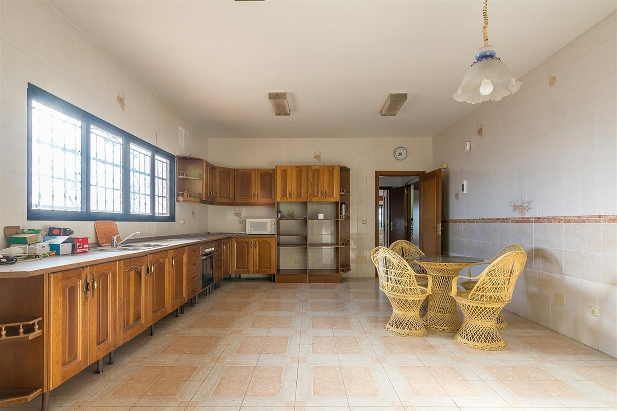 7 Bed Townhouse for sale in Benalmadena Costa Costa Del Sol, Málaga, Spain