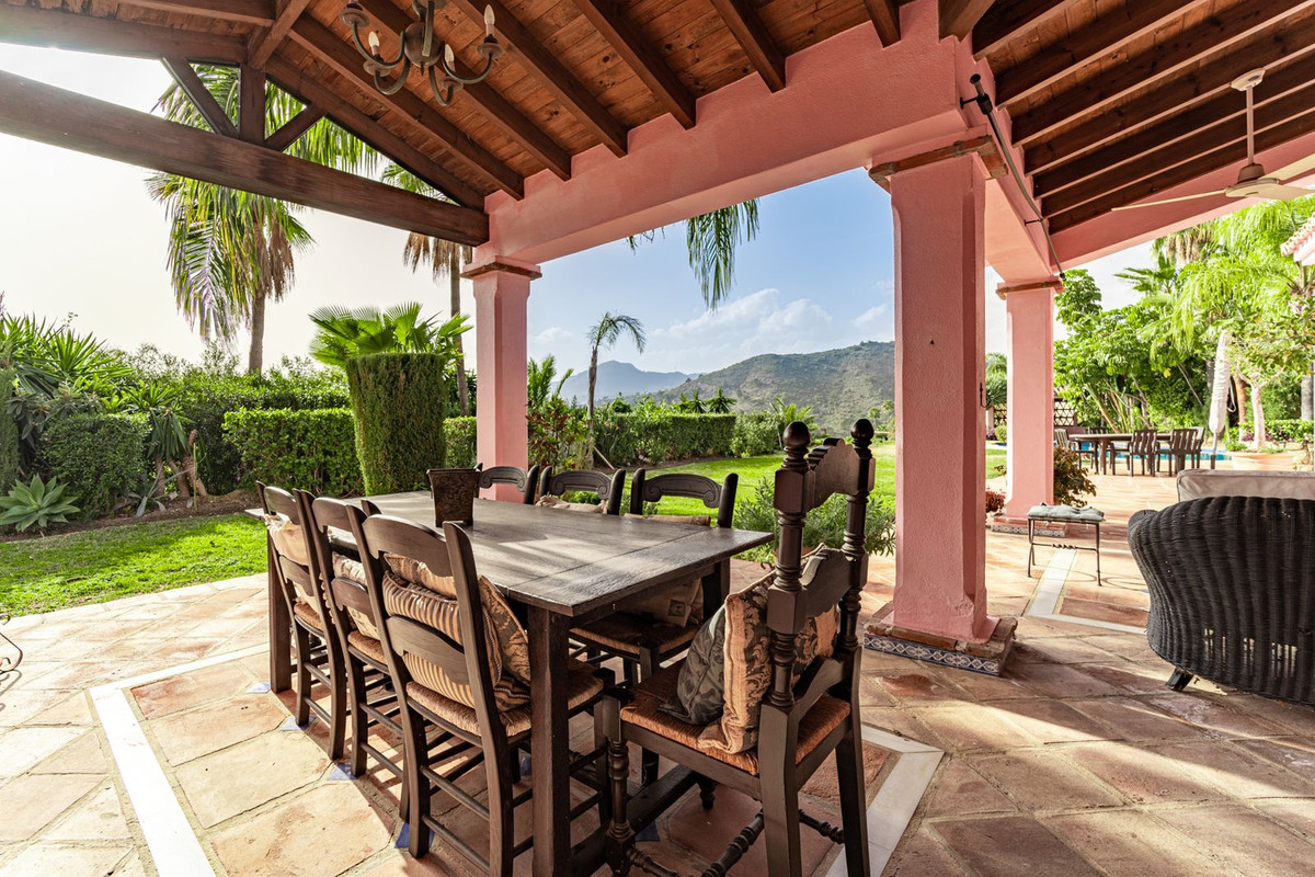 Se vende Villa - Chalet de 5 dormitorios en Costa Del Sol, Málaga, España