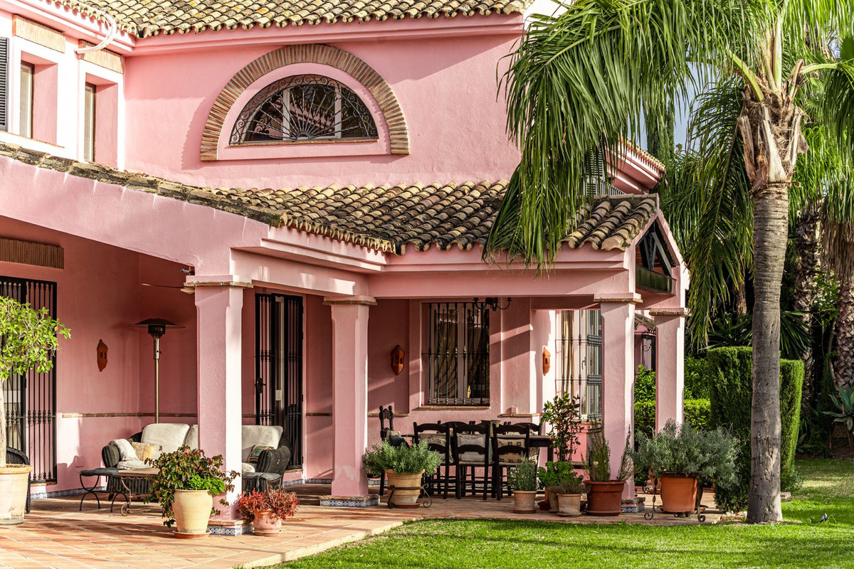Se vende Villa - Chalet de 5 dormitorios en Costa Del Sol, Málaga, España
