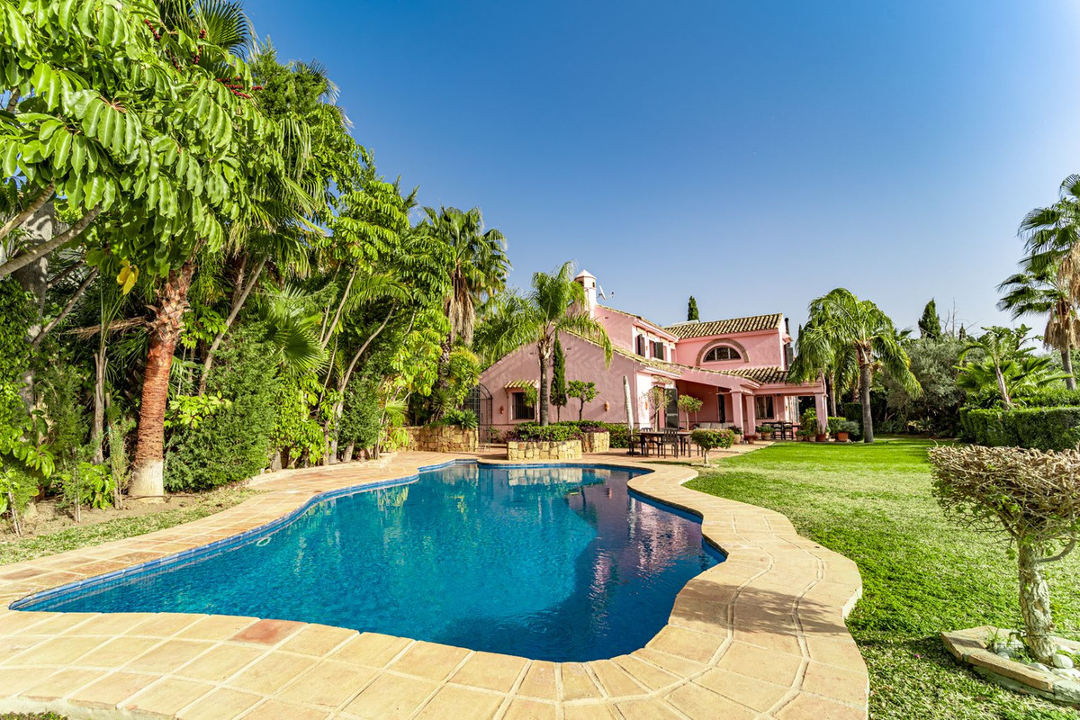Se vende Villa - Chalet de 5 dormitorios en Costa Del Sol, Málaga, España
