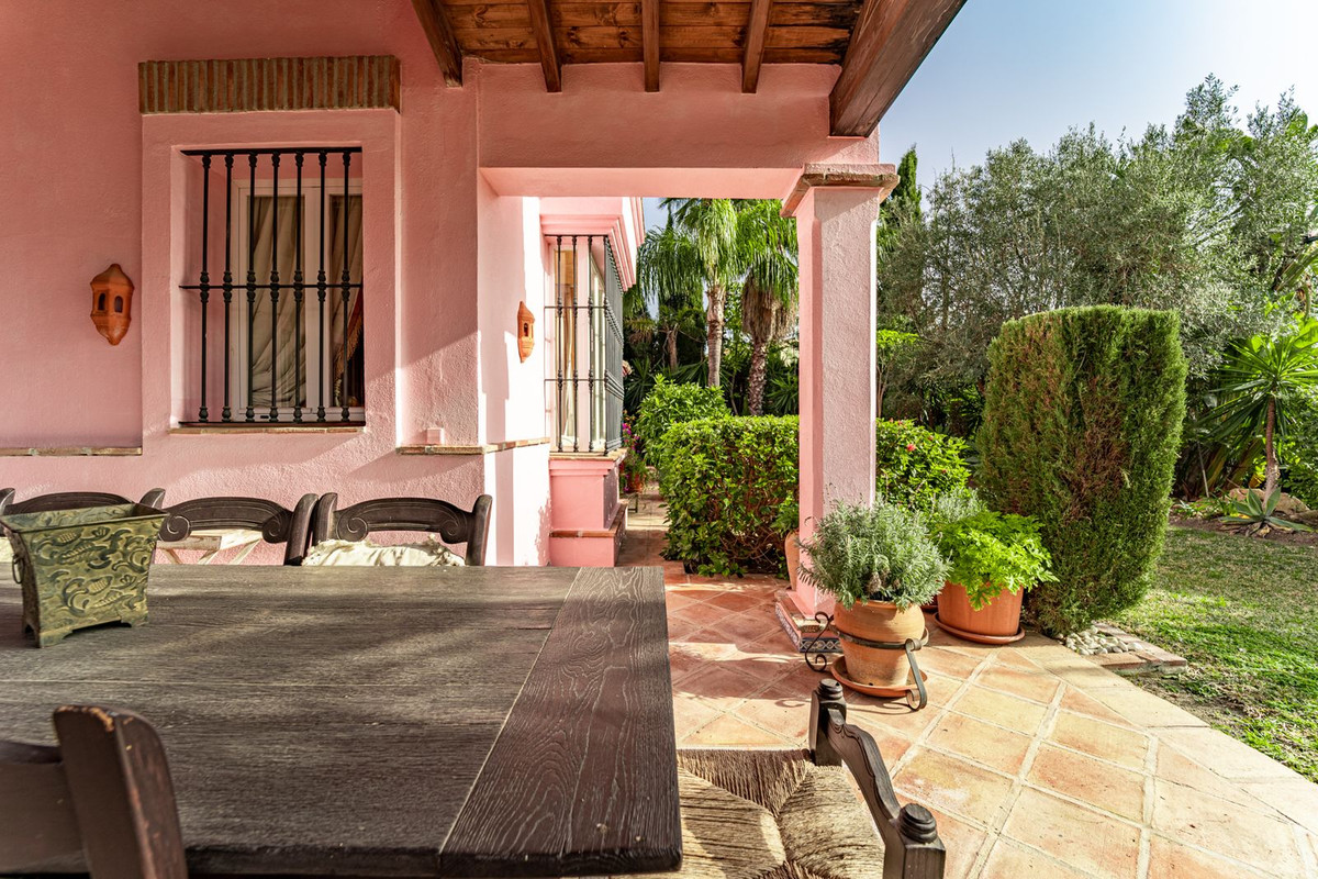 Se vende Villa - Chalet de 5 dormitorios en Costa Del Sol, Málaga, España