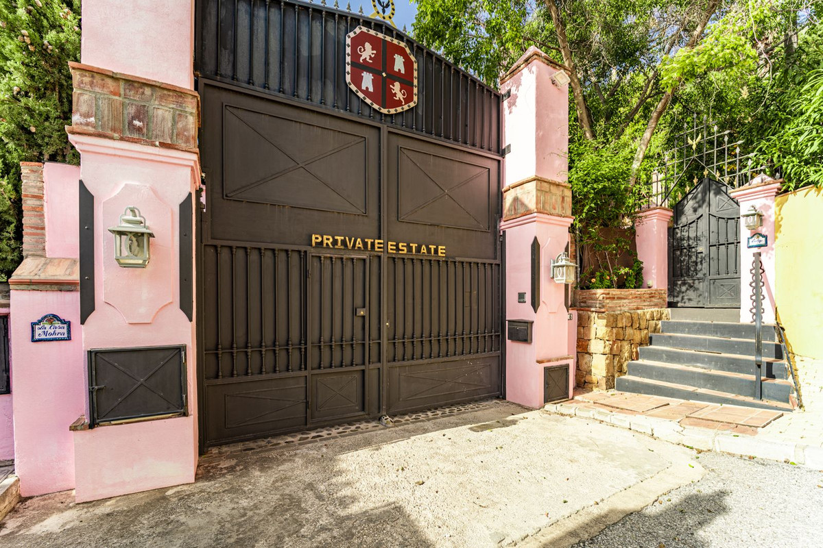 Se vende Villa - Chalet de 5 dormitorios en Costa Del Sol, Málaga, España
