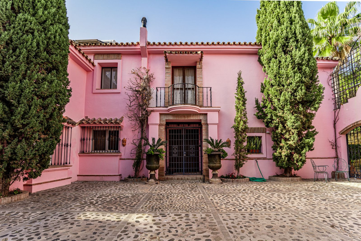 Se vende Villa - Chalet de 5 dormitorios en Costa Del Sol, Málaga, España