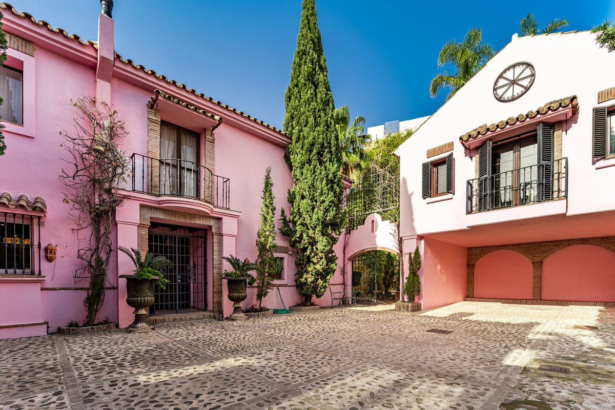 Se vende Villa - Chalet de 5 dormitorios en Costa Del Sol, Málaga, España