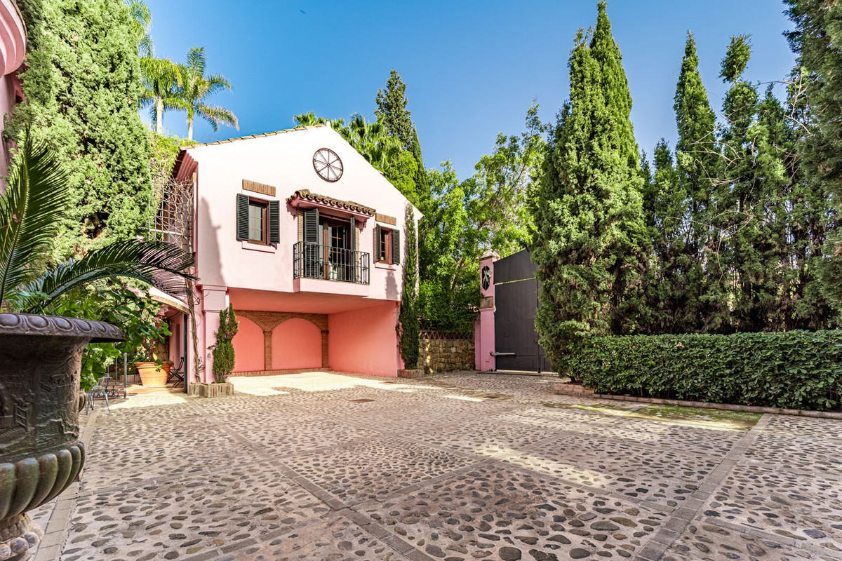 Se vende Villa - Chalet de 5 dormitorios en Costa Del Sol, Málaga, España