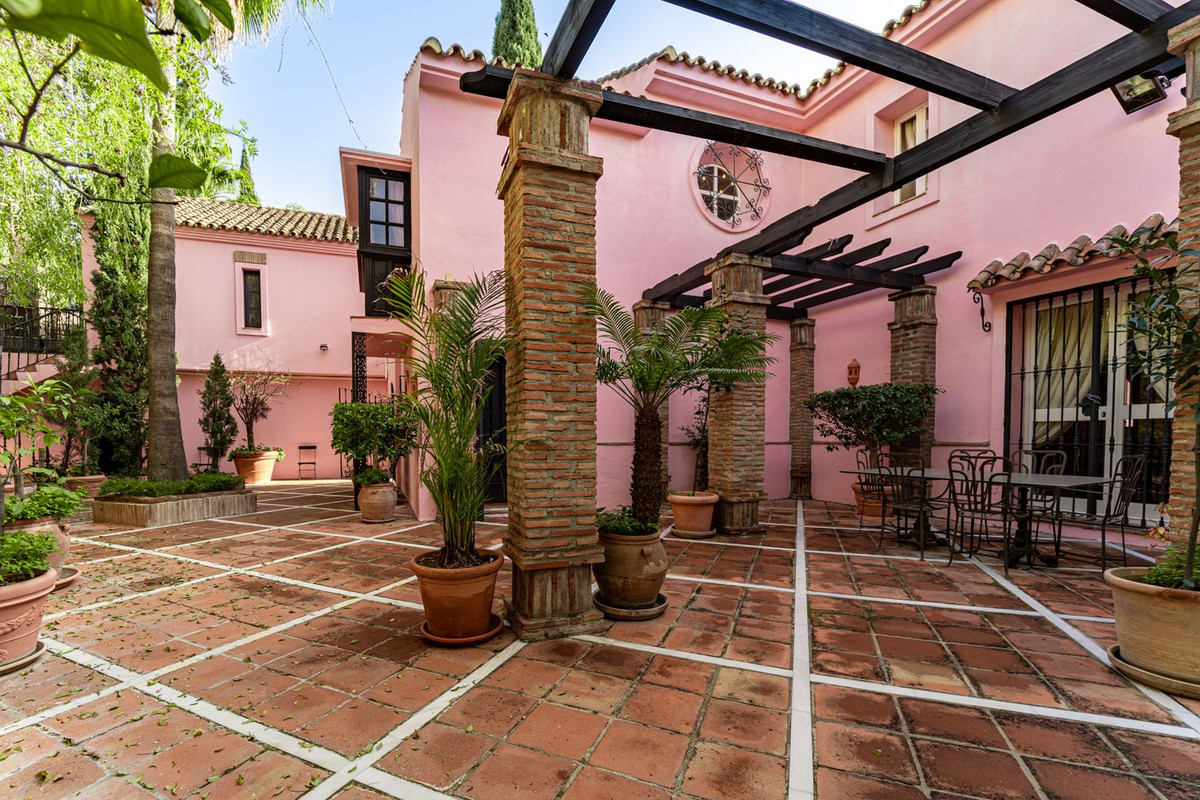 Se vende Villa - Chalet de 5 dormitorios en Costa Del Sol, Málaga, España