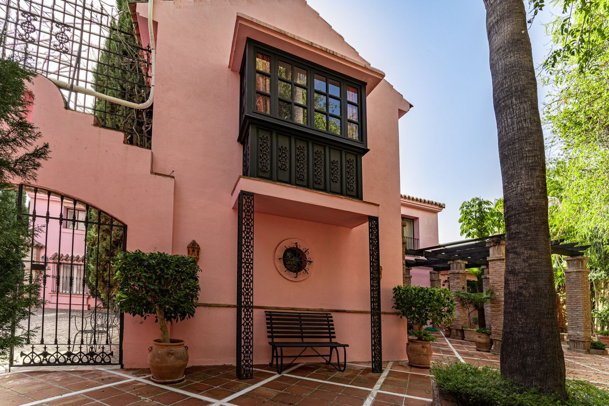 Se vende Villa - Chalet de 5 dormitorios en Costa Del Sol, Málaga, España
