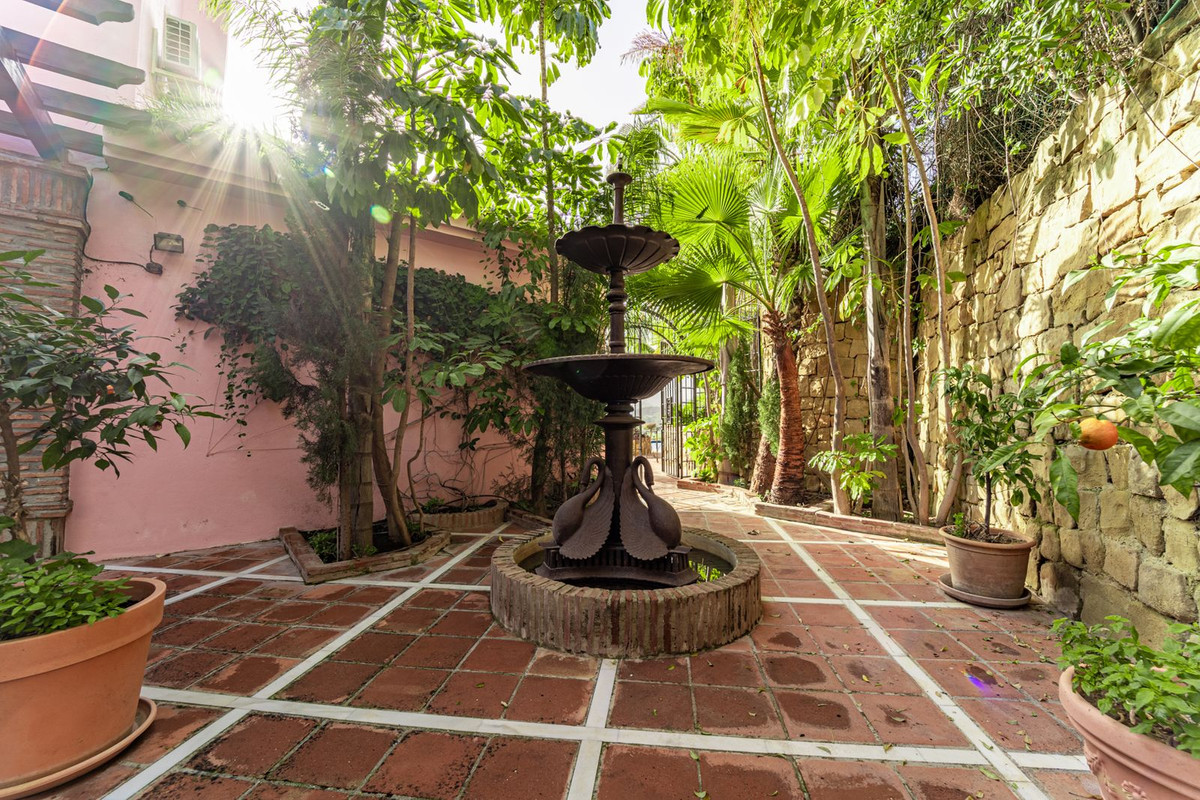 Se vende Villa - Chalet de 5 dormitorios en Costa Del Sol, Málaga, España