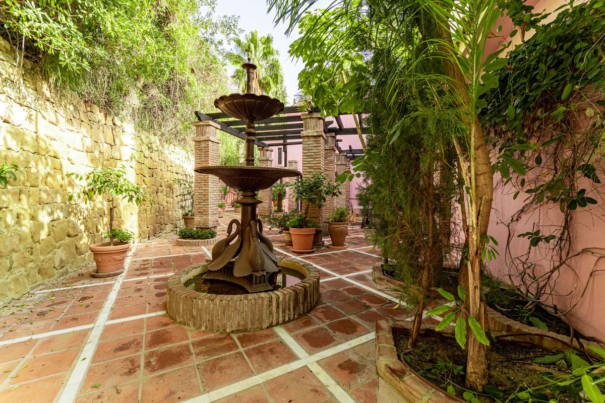 Se vende Villa - Chalet de 5 dormitorios en Costa Del Sol, Málaga, España