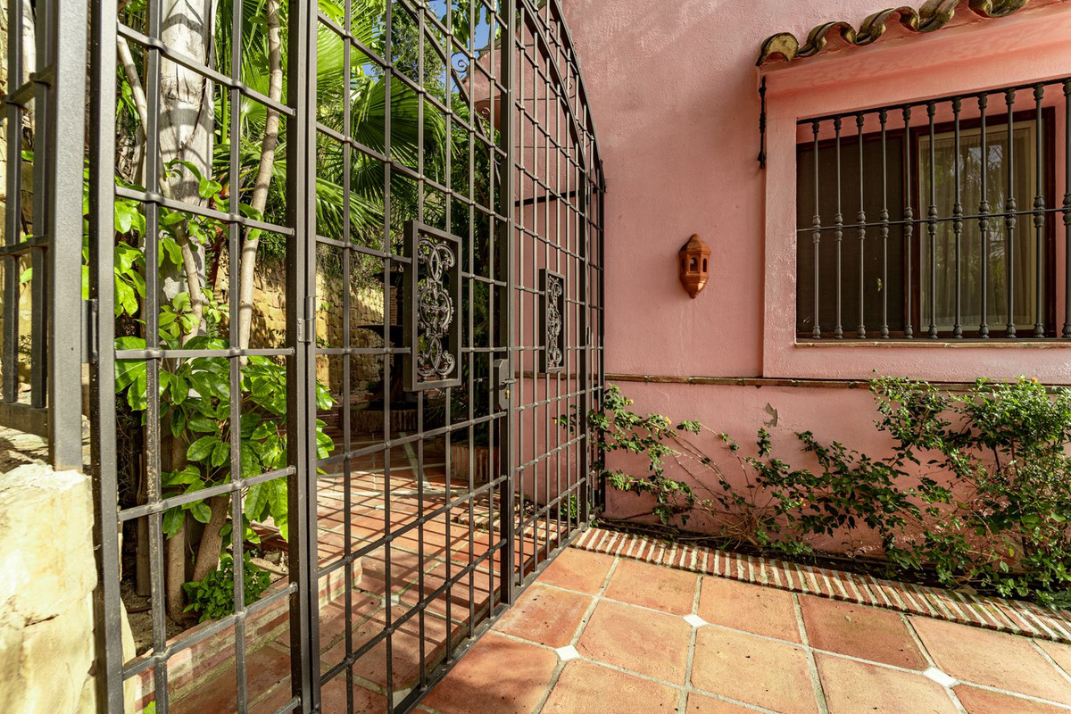 Se vende Villa - Chalet de 5 dormitorios en Costa Del Sol, Málaga, España
