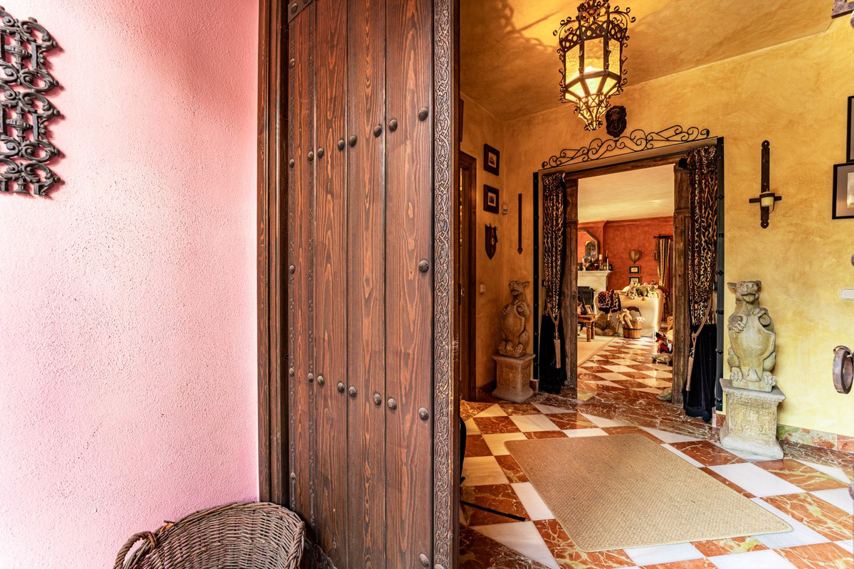 Se vende Villa - Chalet de 5 dormitorios en Costa Del Sol, Málaga, España