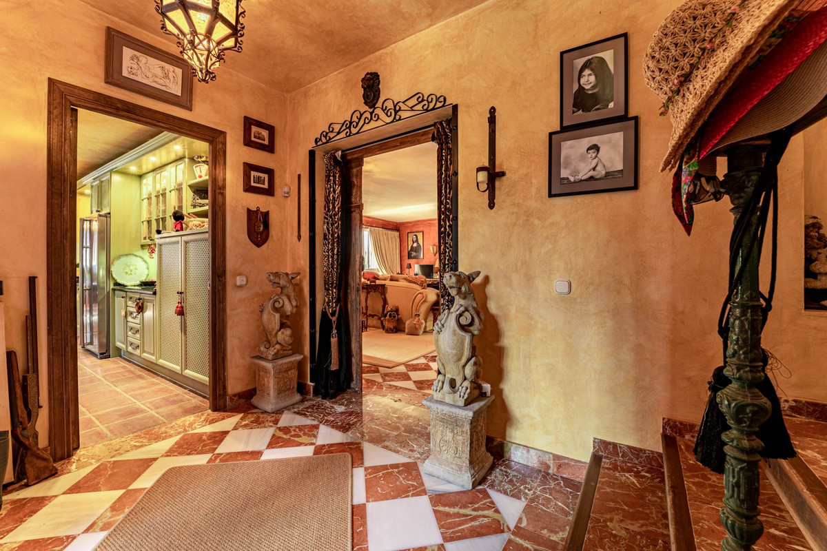 Se vende Villa - Chalet de 5 dormitorios en Costa Del Sol, Málaga, España