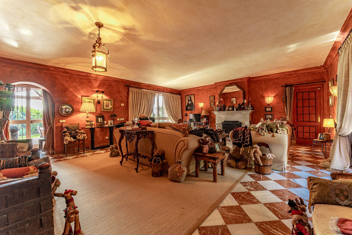 Se vende Villa - Chalet de 5 dormitorios en Costa Del Sol, Málaga, España